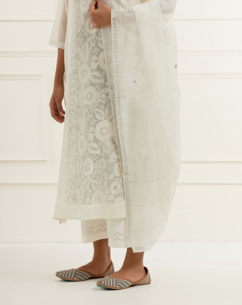 Off-white Chanderi Dupatta With Silver Borders, Pittan Embroidery Floral Bootas And Small Daisies All Over