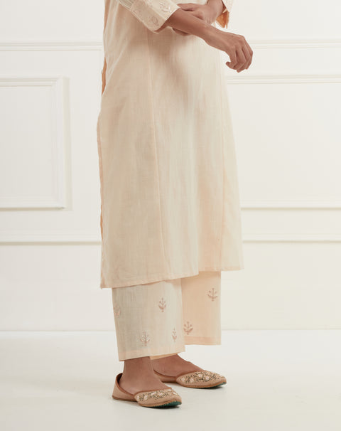 Peach cotton slub panelled kurta and straight pants with kota doria full jaal  pittan embroidery dupatta