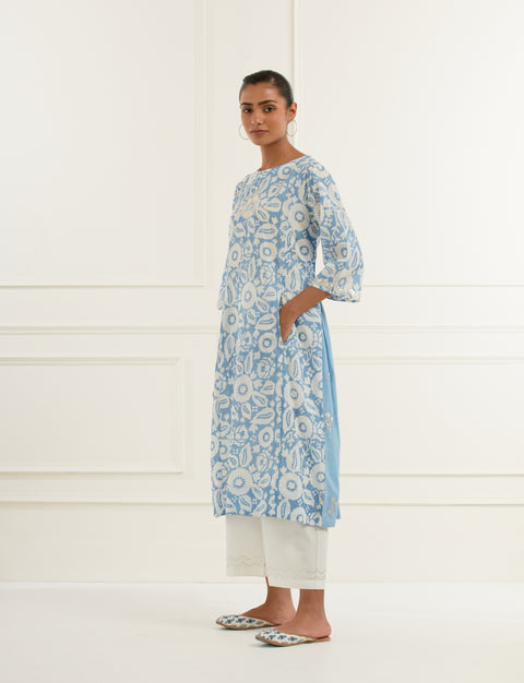 Sky blue floral block print kurta in cotton mulmul with blue side panels and pittan embroidery