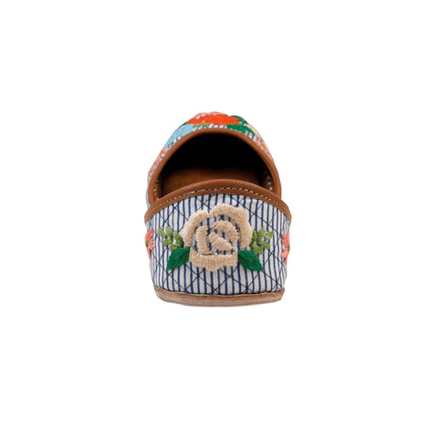 floral jaal leather mojari with sole cushioning.