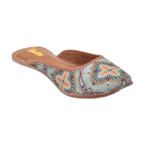 slip on mojari for girls