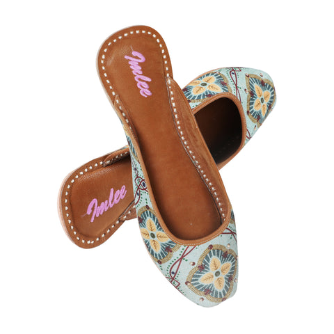 slip on mojari for girls