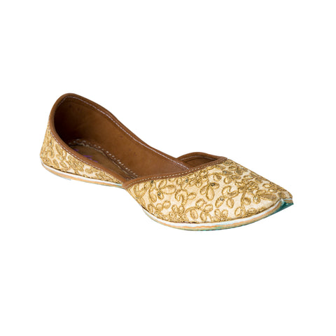 gold work jutti for wedding 