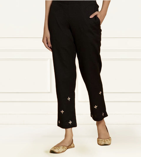 BLACK CIGARETTE PANTS WITH PITTAN BOOTI
