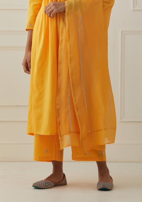 MANGO YELLOW CHANDERI  DUPATTA  WITH PITTAN DOT LINES