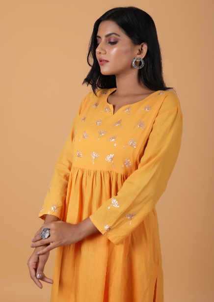 Suit set with dupatta for festive wear