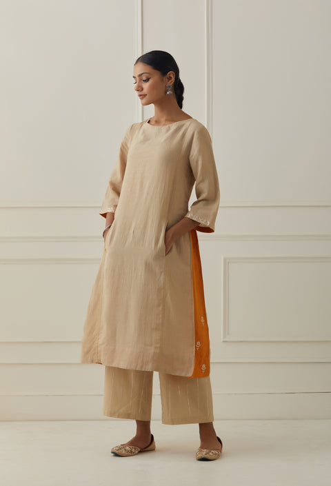 BEIGE SIDE PANEL LINEN KURTA